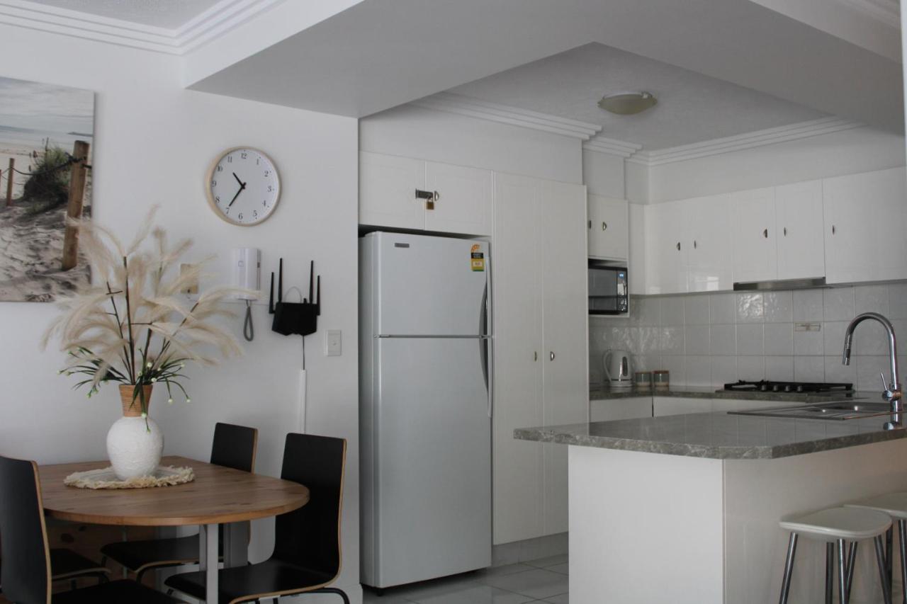 Regency On The Beach Gold Coast Exterior photo